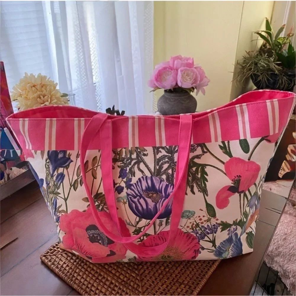 Estee Lauder Floral Book Tote EUC